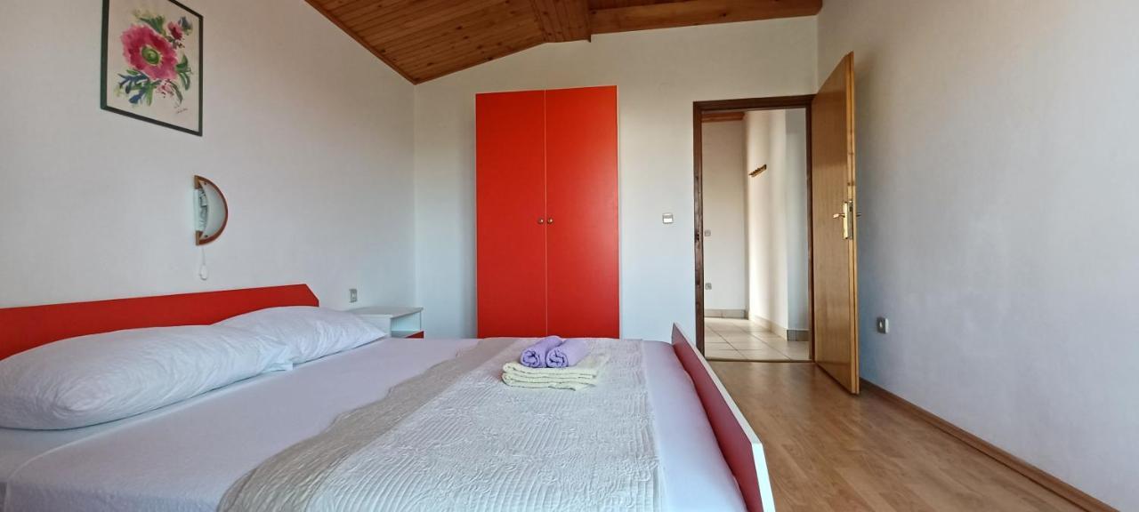 Apartments&rooms Mila Banjol Buitenkant foto